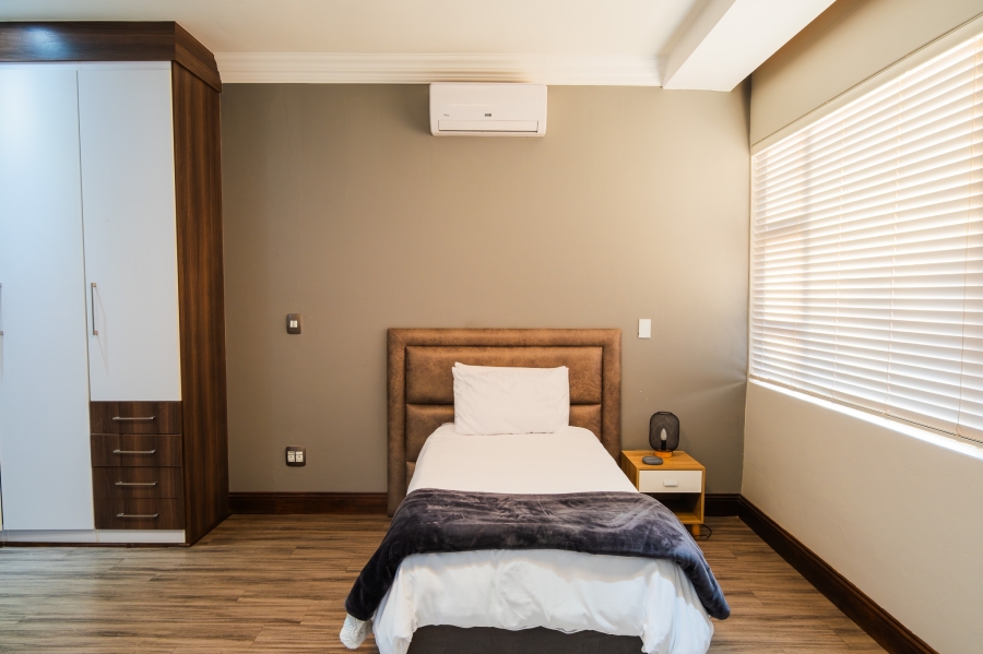 5 Bedroom Property for Sale in Homes Haven Gauteng