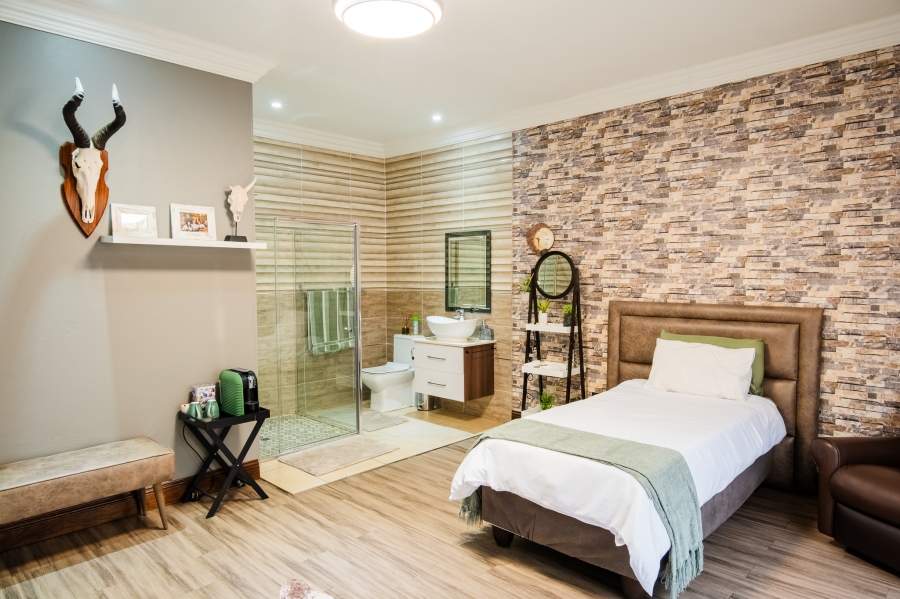 5 Bedroom Property for Sale in Homes Haven Gauteng