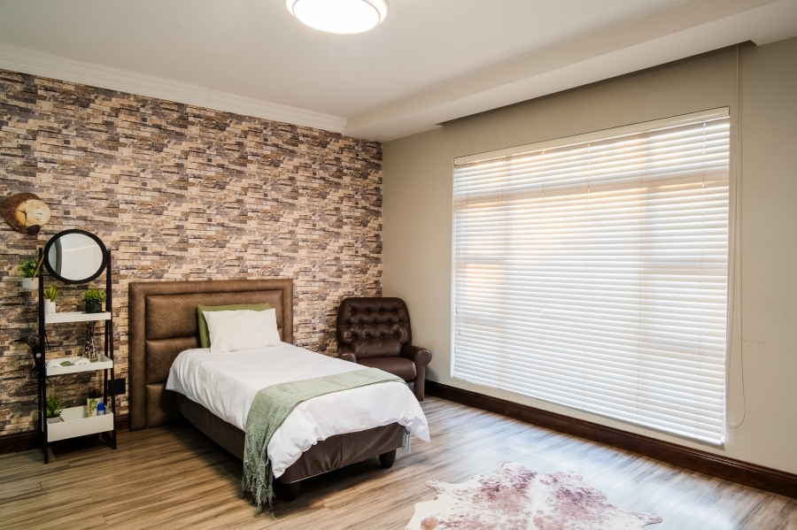 5 Bedroom Property for Sale in Homes Haven Gauteng