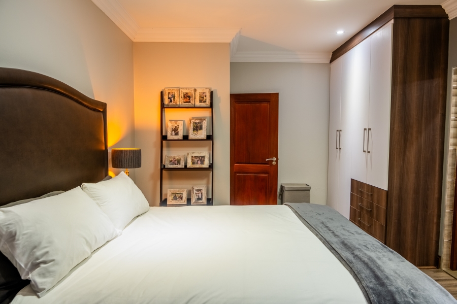 5 Bedroom Property for Sale in Homes Haven Gauteng