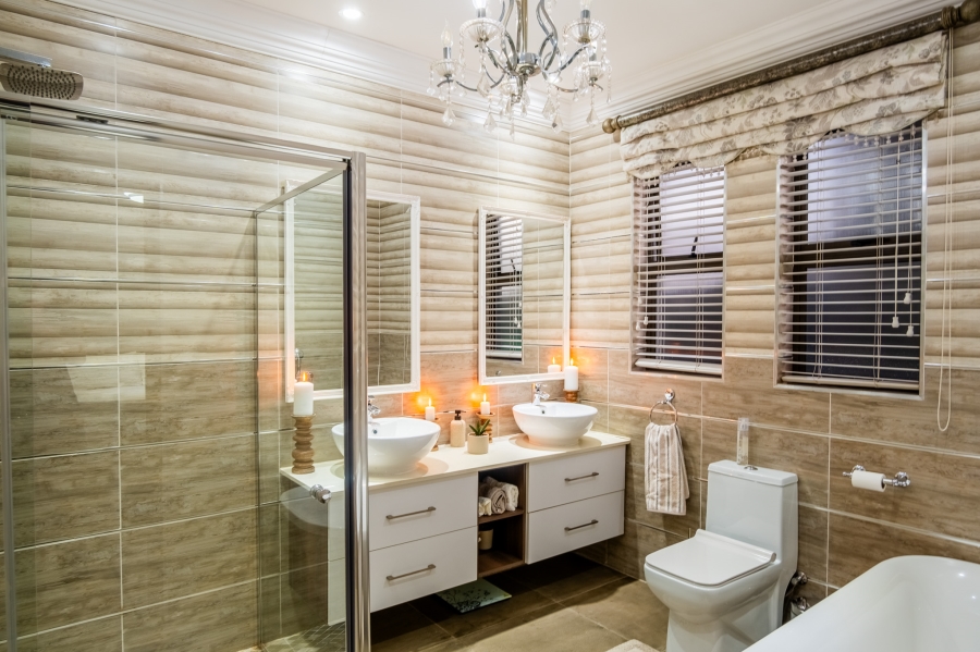 5 Bedroom Property for Sale in Homes Haven Gauteng
