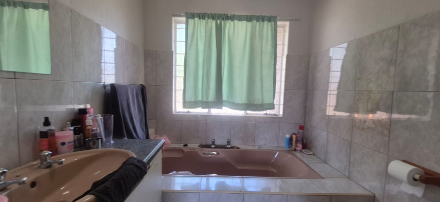 4 Bedroom Property for Sale in Randpoort Gauteng