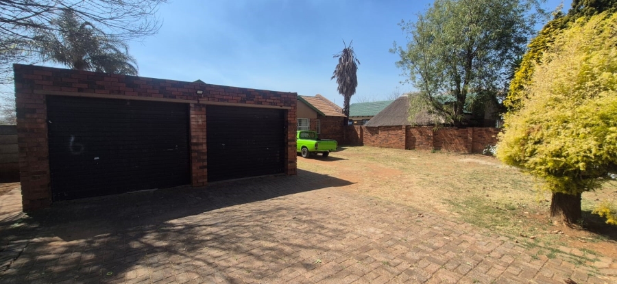 4 Bedroom Property for Sale in Randpoort Gauteng