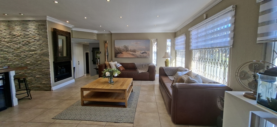 4 Bedroom Property for Sale in Rant En Dal Gauteng
