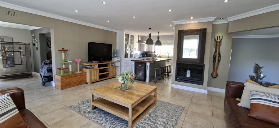 4 Bedroom Property for Sale in Rant En Dal Gauteng