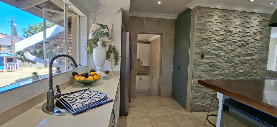 4 Bedroom Property for Sale in Rant En Dal Gauteng