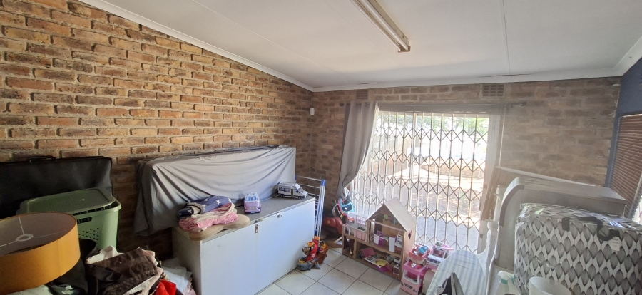 4 Bedroom Property for Sale in Rant En Dal Gauteng