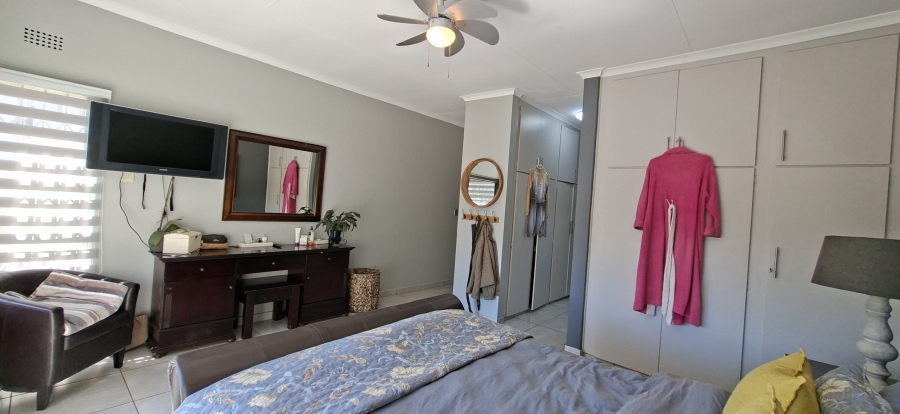4 Bedroom Property for Sale in Rant En Dal Gauteng
