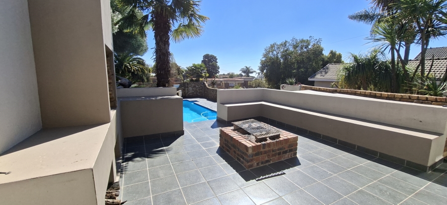 4 Bedroom Property for Sale in Rant En Dal Gauteng