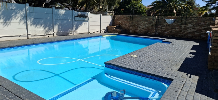 4 Bedroom Property for Sale in Rant En Dal Gauteng