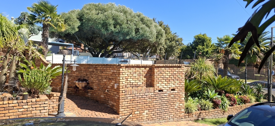 4 Bedroom Property for Sale in Rant En Dal Gauteng