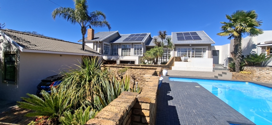 4 Bedroom Property for Sale in Rant En Dal Gauteng