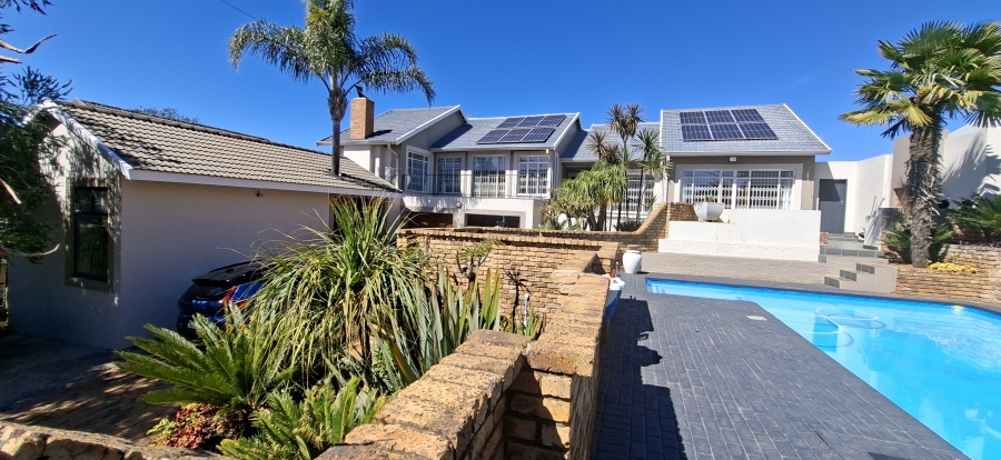 4 Bedroom Property for Sale in Rant En Dal Gauteng