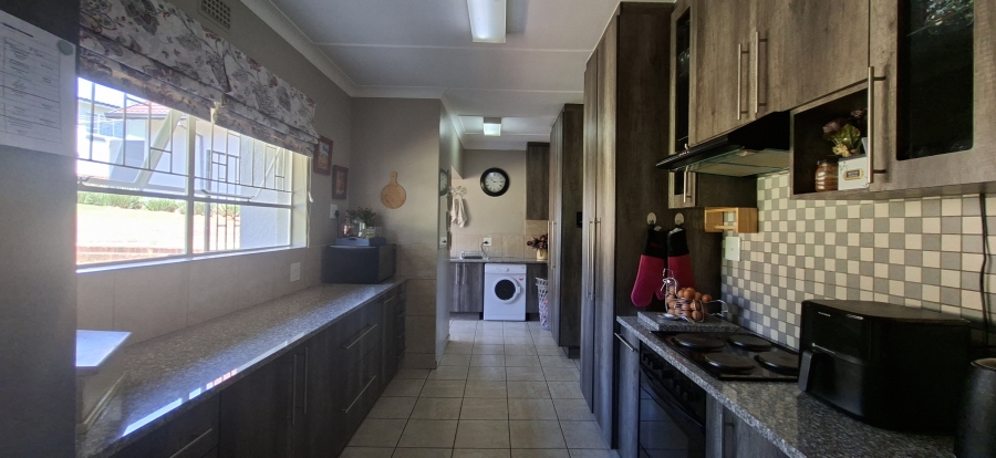 3 Bedroom Property for Sale in Rangeview Gauteng