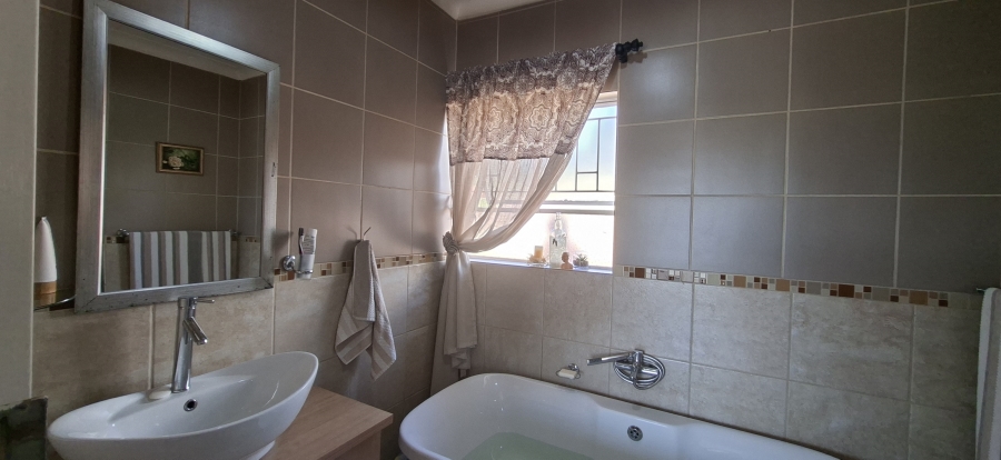 3 Bedroom Property for Sale in Rangeview Gauteng