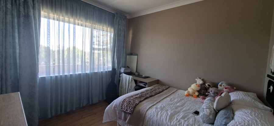 3 Bedroom Property for Sale in Rangeview Gauteng