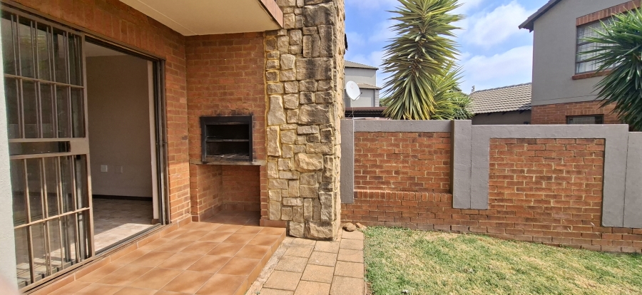 2 Bedroom Property for Sale in Sugar Bush Estate Gauteng