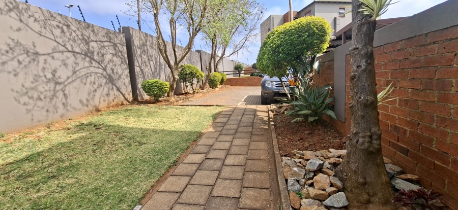 2 Bedroom Property for Sale in Sugar Bush Estate Gauteng