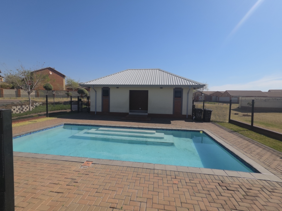 2 Bedroom Property for Sale in Sagewood Gauteng