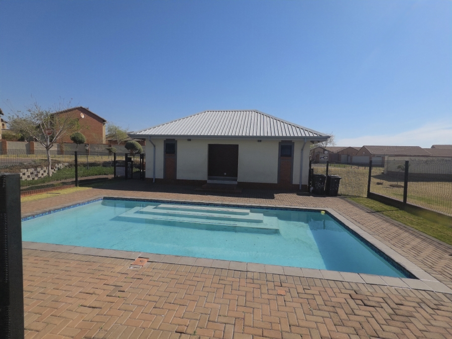 2 Bedroom Property for Sale in Sagewood Gauteng