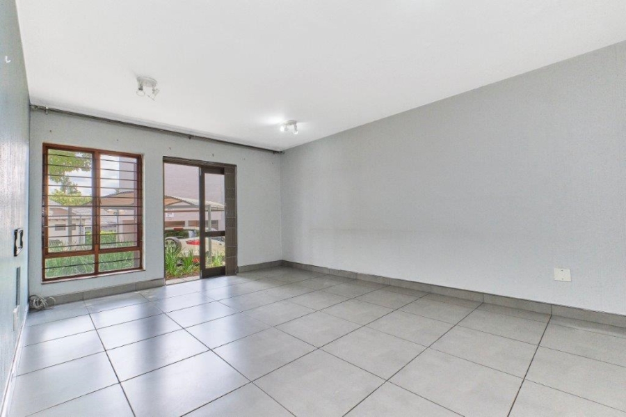 2 Bedroom Property for Sale in Paulshof Gauteng