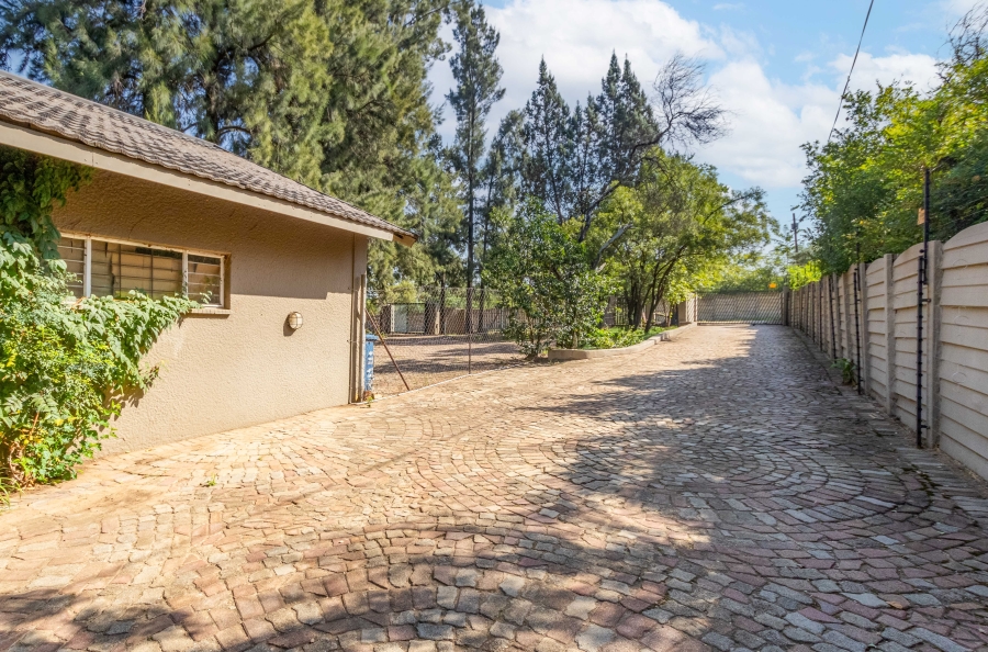 4 Bedroom Property for Sale in Chartwell Gauteng