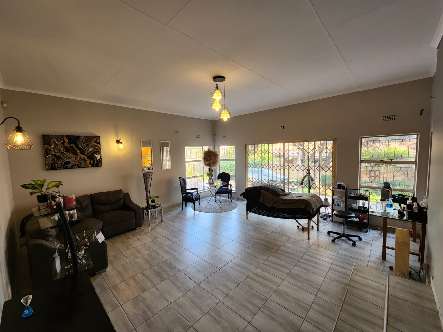 4 Bedroom Property for Sale in Vanderbijlpark SE 2 Gauteng