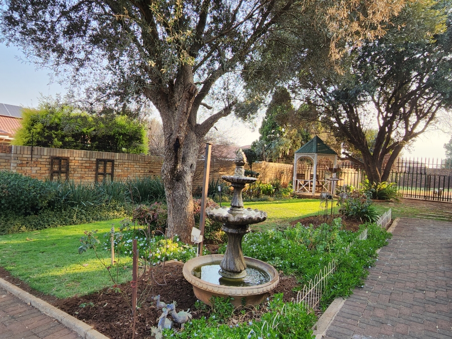 4 Bedroom Property for Sale in Vanderbijlpark SE 2 Gauteng