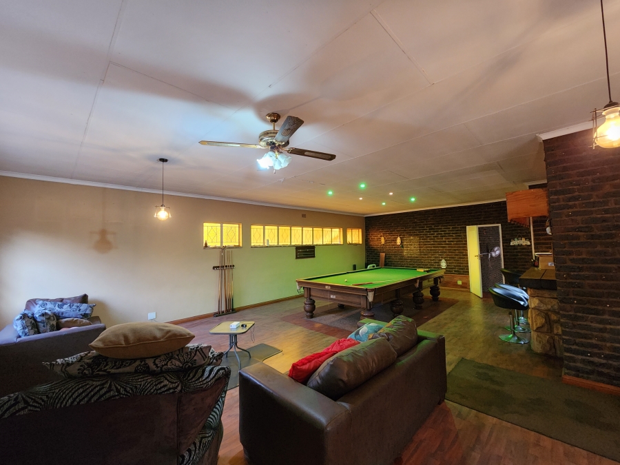 4 Bedroom Property for Sale in Vanderbijlpark SE 2 Gauteng