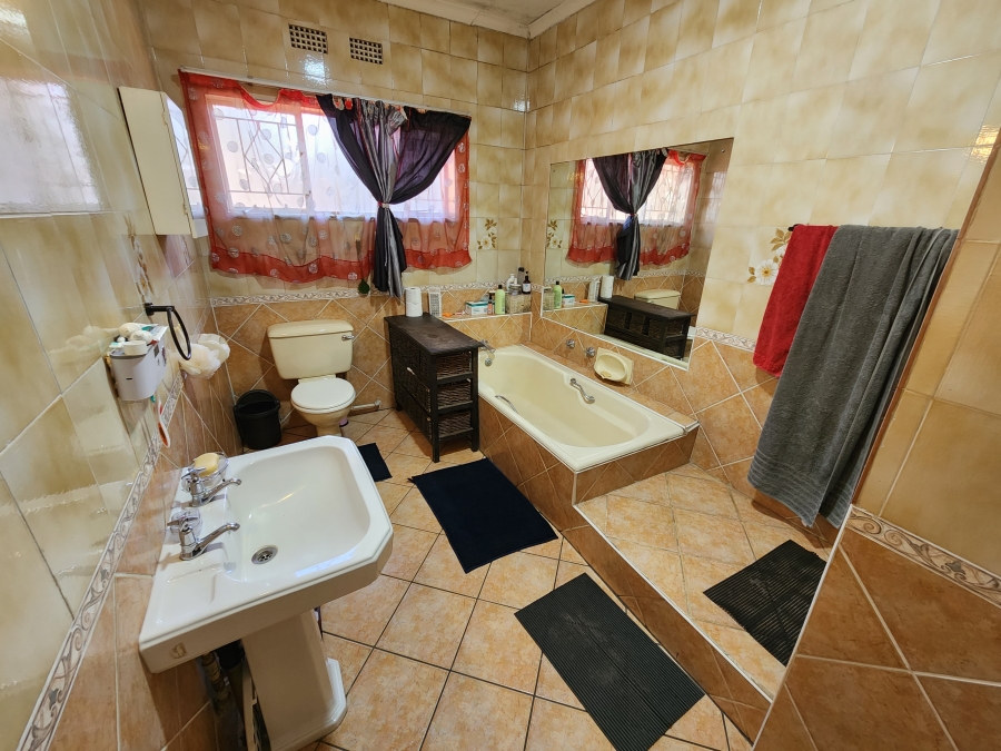 4 Bedroom Property for Sale in Vanderbijlpark SE 2 Gauteng