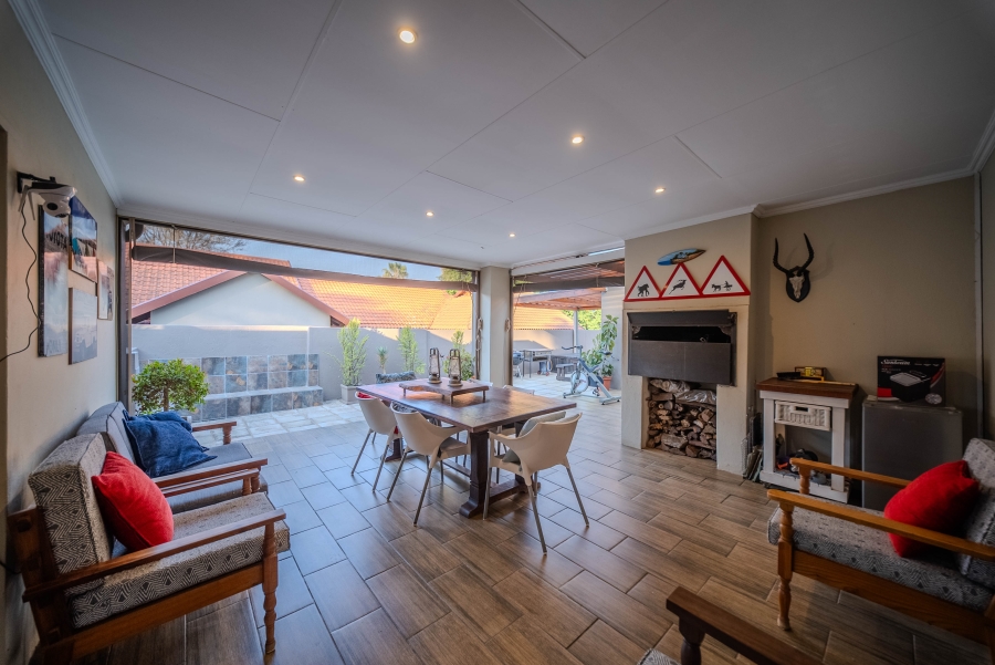 3 Bedroom Property for Sale in Constantia Park Gauteng