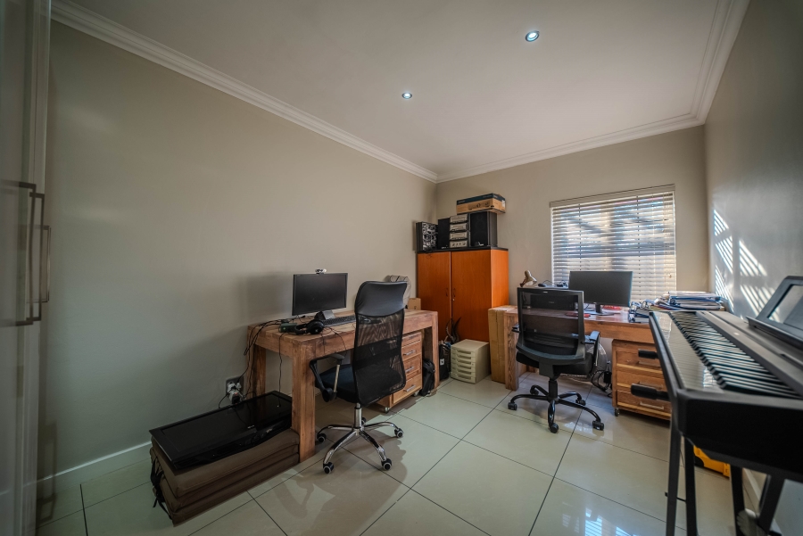 3 Bedroom Property for Sale in Constantia Park Gauteng