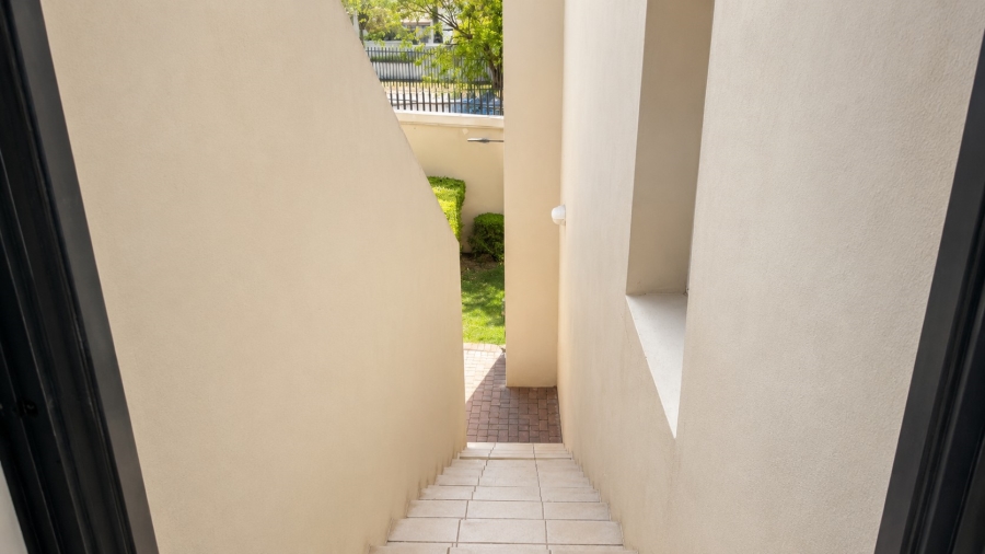 1 Bedroom Property for Sale in Rivonia Gauteng