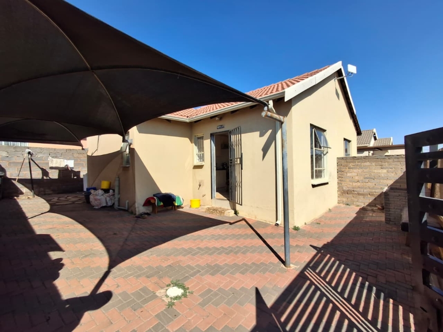 2 Bedroom Property for Sale in Fleurhof Gauteng