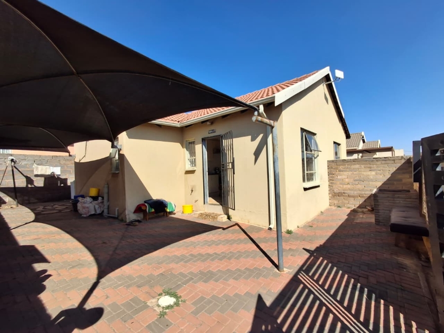 2 Bedroom Property for Sale in Fleurhof Gauteng