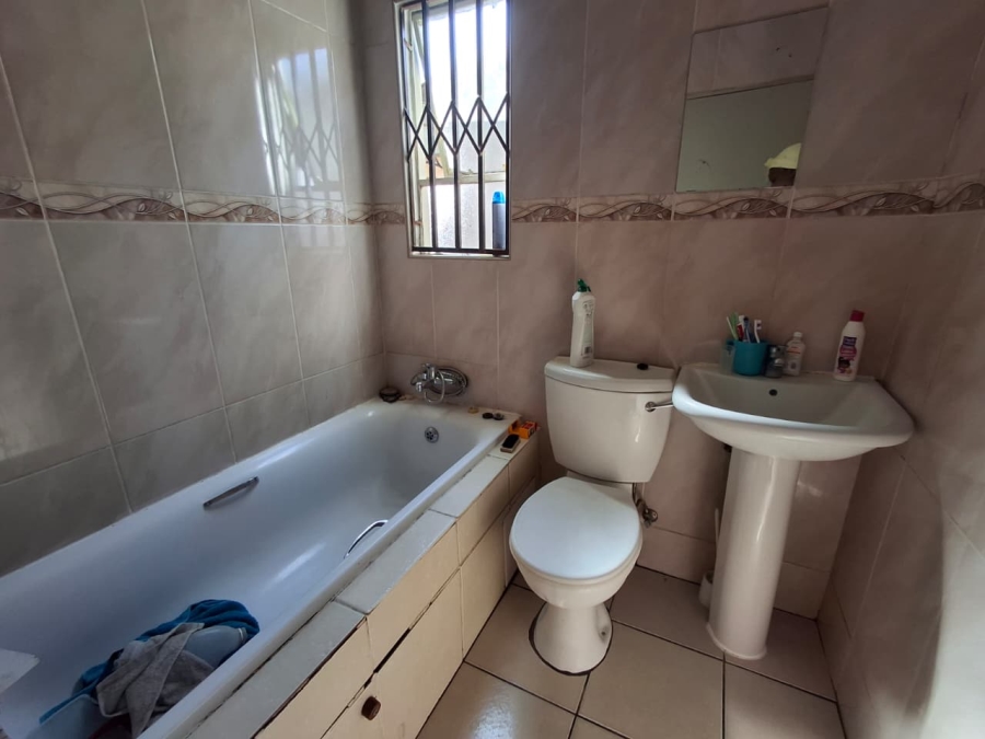 2 Bedroom Property for Sale in Fleurhof Gauteng