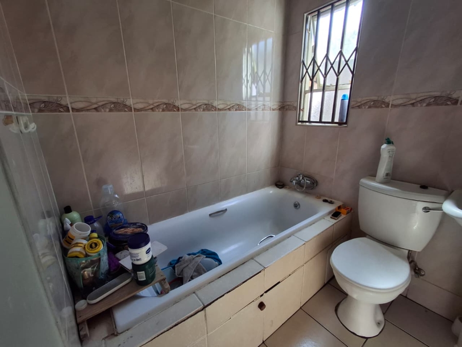 2 Bedroom Property for Sale in Fleurhof Gauteng