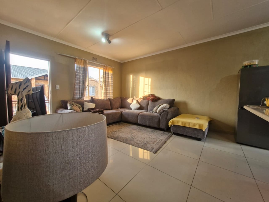 To Let 2 Bedroom Property for Rent in Strubensvallei Gauteng