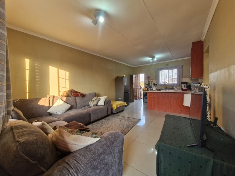 To Let 2 Bedroom Property for Rent in Strubensvallei Gauteng