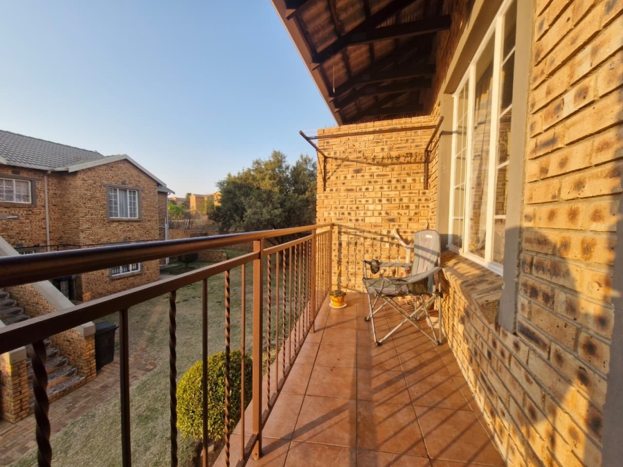 To Let 2 Bedroom Property for Rent in Strubensvallei Gauteng