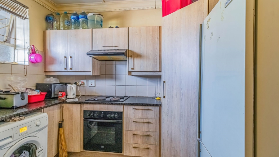 To Let 1 Bedroom Property for Rent in Lambton Gauteng