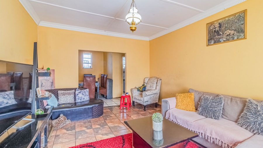 To Let 1 Bedroom Property for Rent in Lambton Gauteng