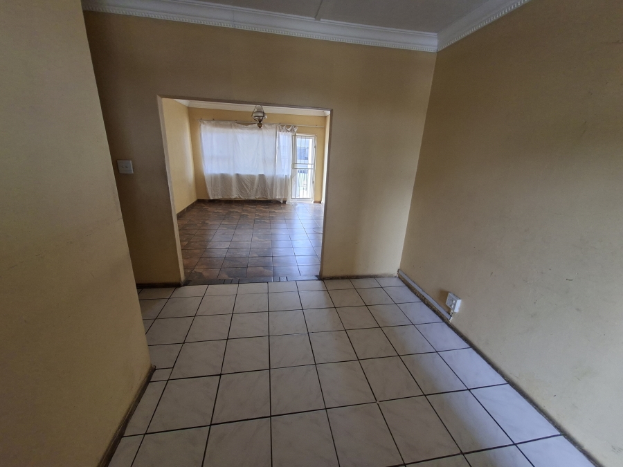 To Let 1 Bedroom Property for Rent in Lambton Gauteng