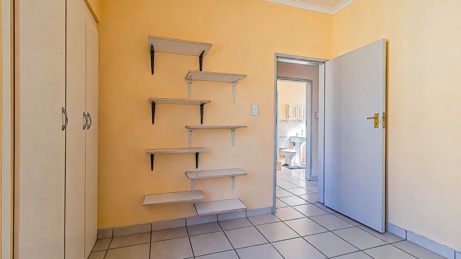 2 Bedroom Property for Sale in Ormonde View Gauteng
