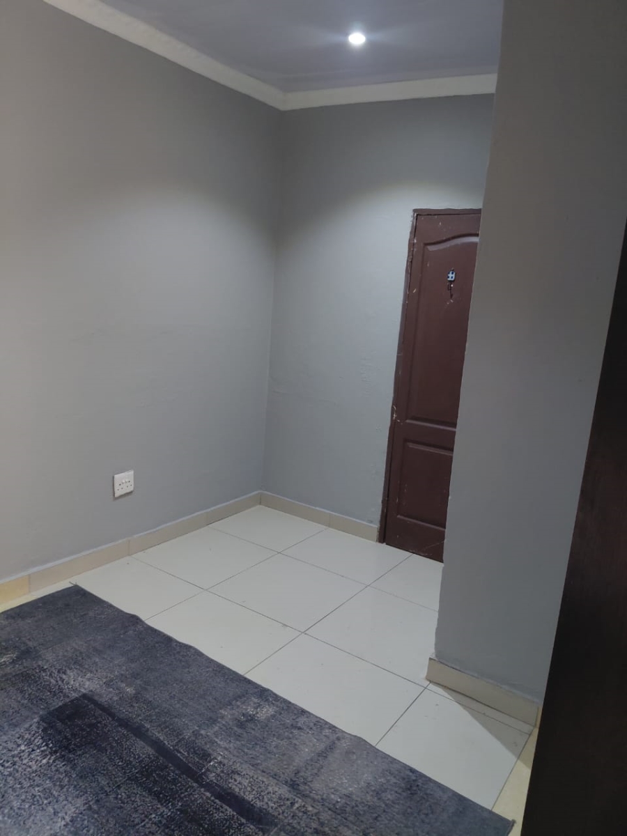 To Let 1 Bedroom Property for Rent in President Park Gauteng