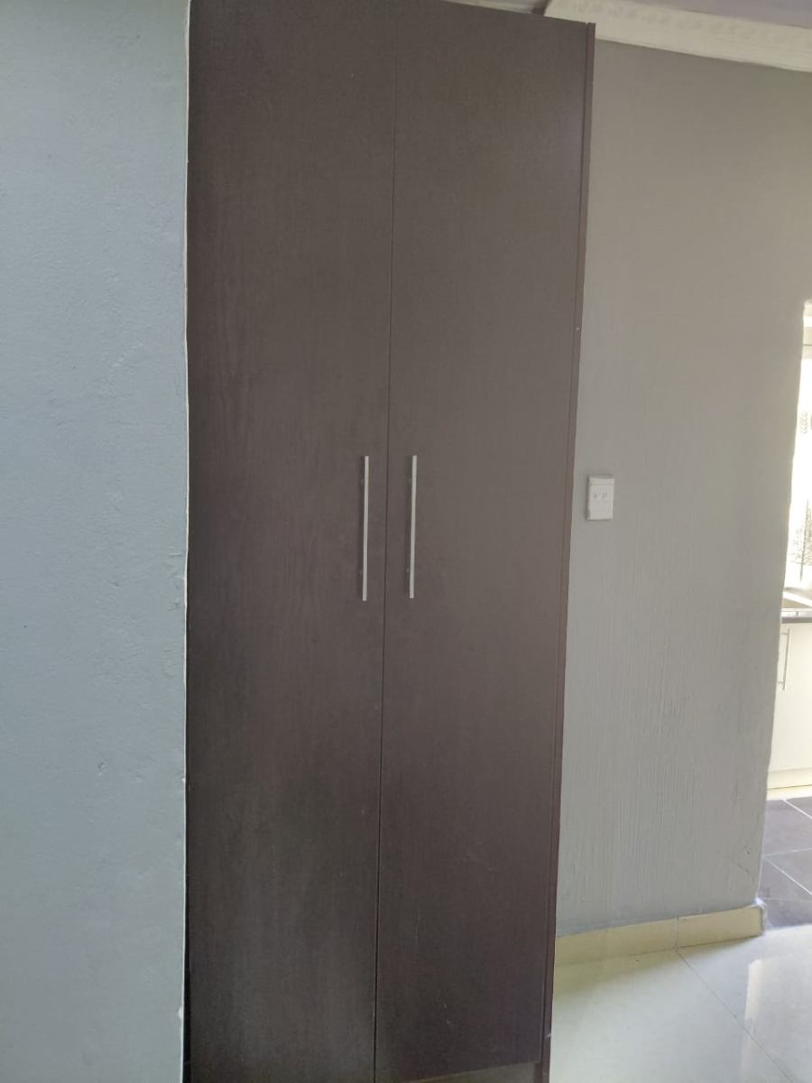 To Let 1 Bedroom Property for Rent in President Park Gauteng
