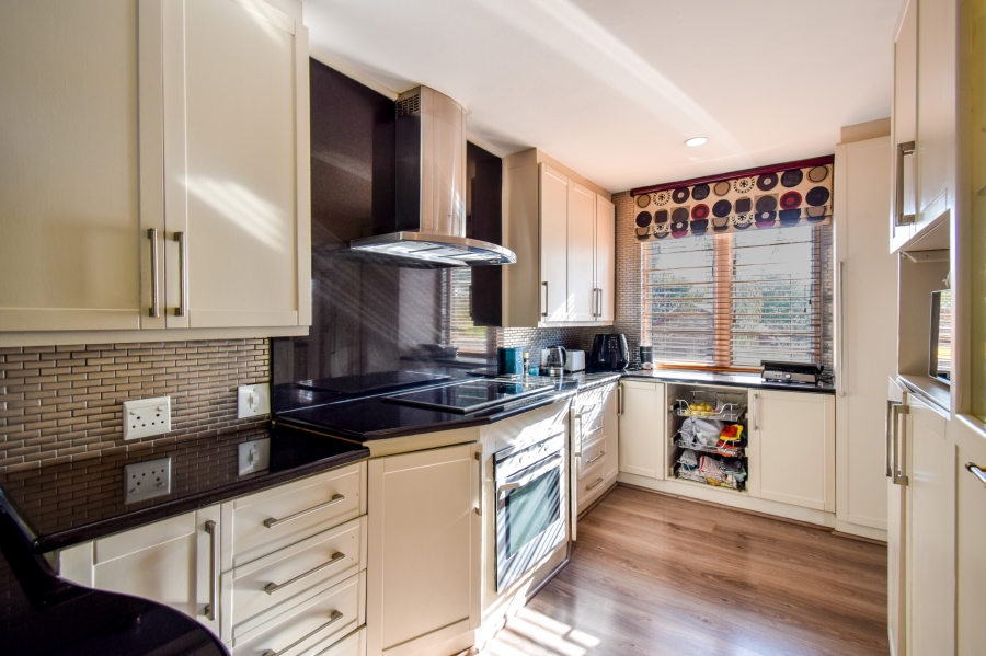 3 Bedroom Property for Sale in Faerie Glen Gauteng