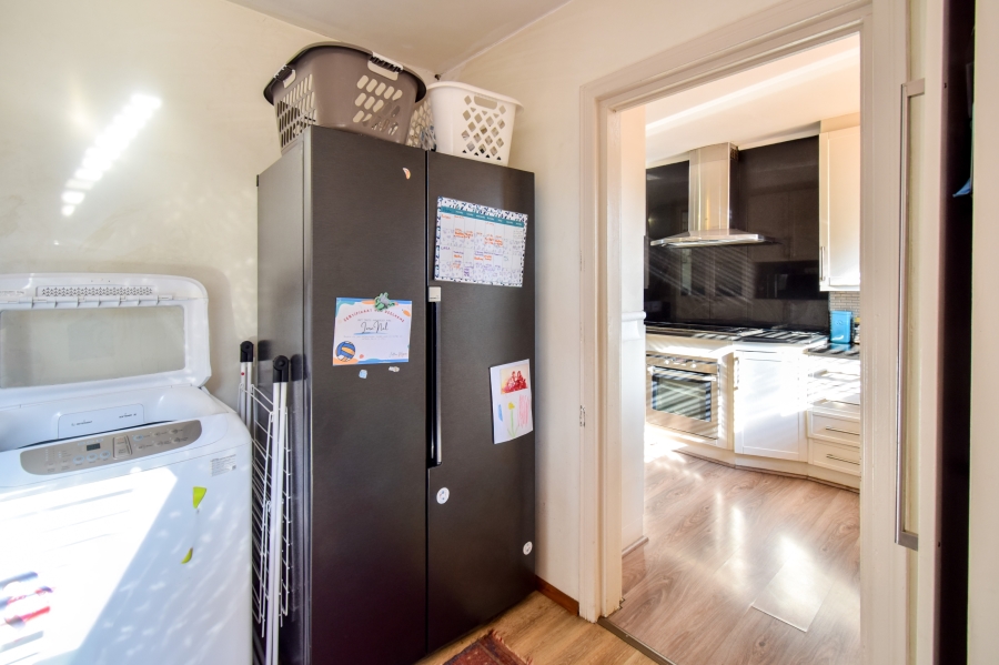 3 Bedroom Property for Sale in Faerie Glen Gauteng