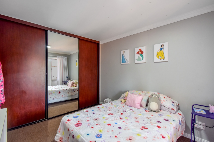 3 Bedroom Property for Sale in Faerie Glen Gauteng