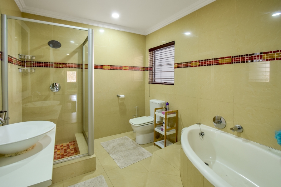 3 Bedroom Property for Sale in Faerie Glen Gauteng